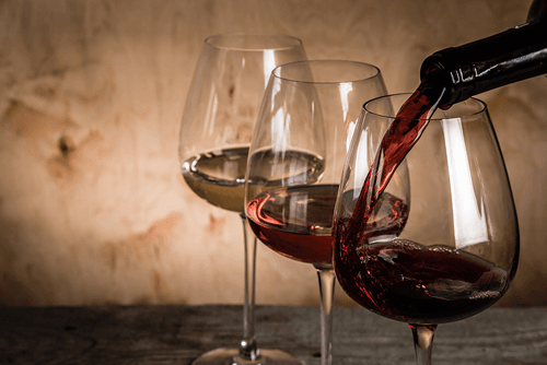 Rotwein richtig servieren: Tipps für die optimale Trinktemperatur