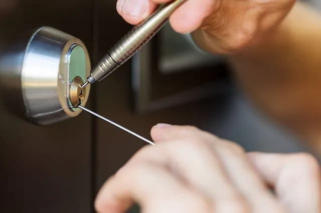Schlüsseldienst mit modernen Technologien: Schonendes Öffnen garantiert