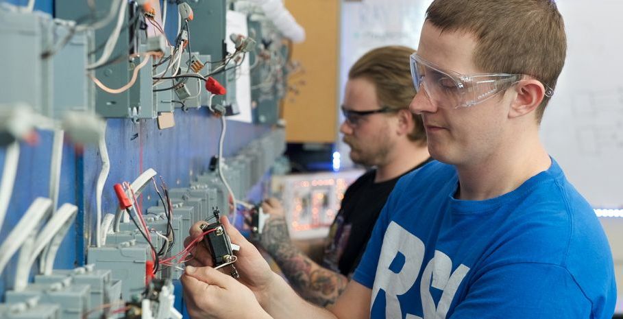 Warum eine einmalige Prüfung elektrischer Anlagen nicht ausreicht