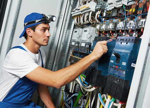 Gesetzliche Vorschriften zur Prüfung ortsveränderlicher elektrischer Betriebsmittel